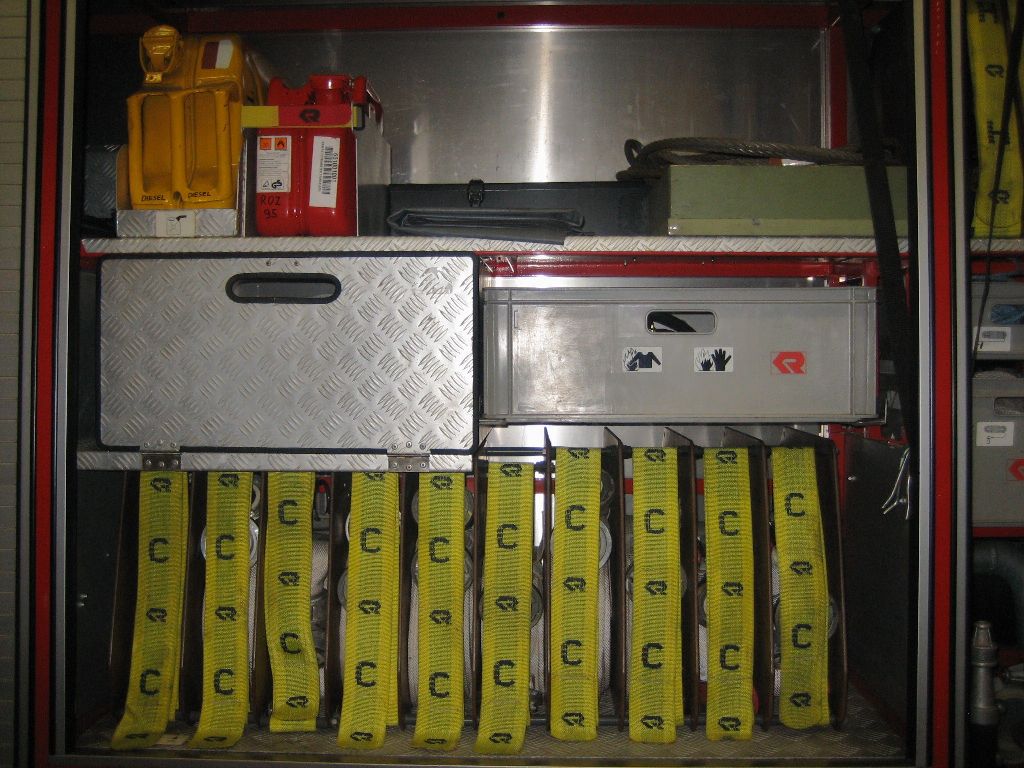 TLF-A - Gerätefach 3 mit Schläuchen und Zusatzgerät